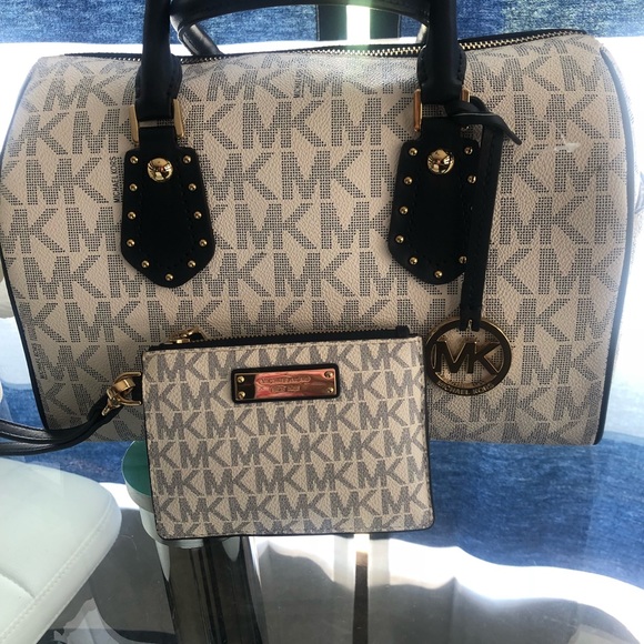 Michael Kors Handbags - Michael Kors Set “Aria” MD Studded Satchel Handbag